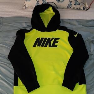 Boy's Nike dri-fit hoodie size XL